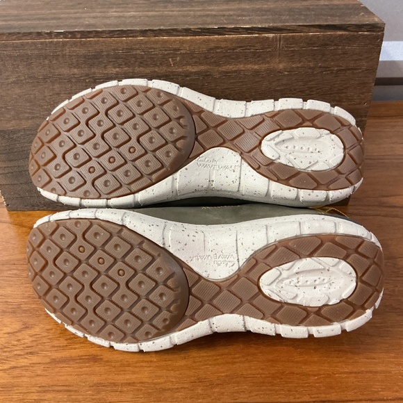 Clarks Women Wave Range AP Leather Olive Yellow Walking Shoe Size 7.5 - Picture 7 of 7